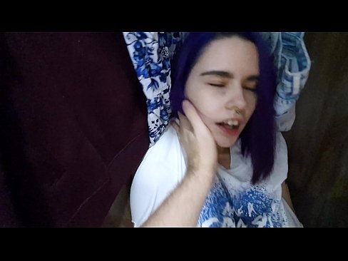 ❤️ Leidsin oma õe kapist ja aitasin tal cumida ❤️ Kaunis porno at us et.milf300com.ru